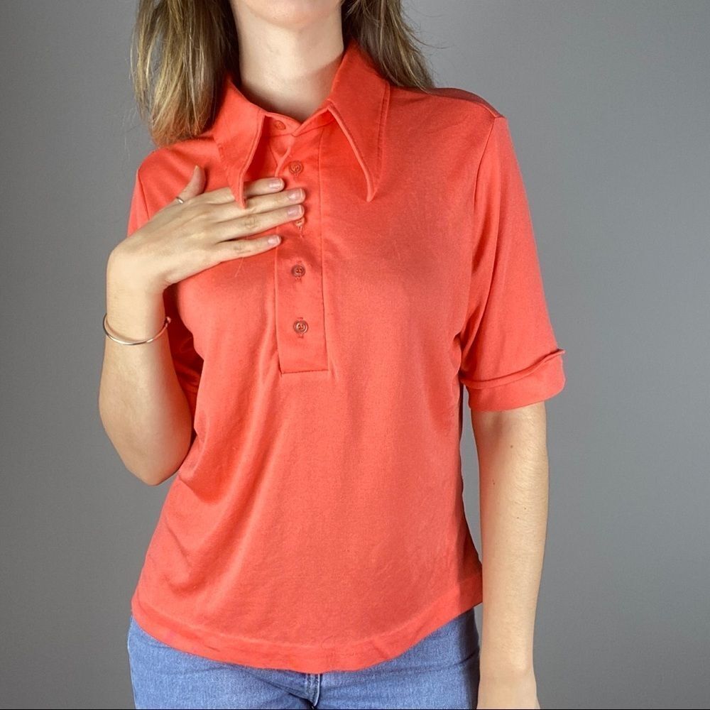 Peach 1970s Classic Dagger Collar T shirt. Henley Button Down vintage Orange Top